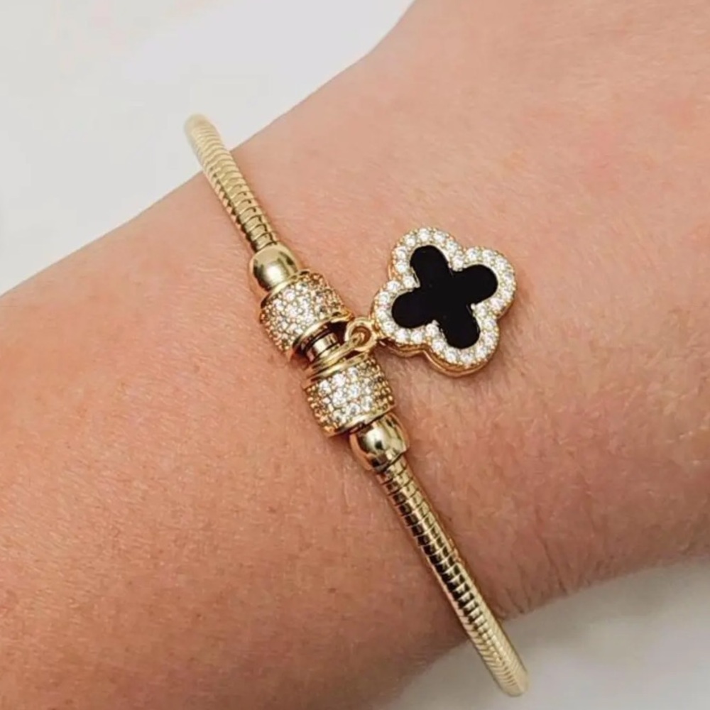NWT CLOVER GENUINE MOTHER OF PEARL & ONYX MAGNETIC BRACELET 14 K PLATED BOXED